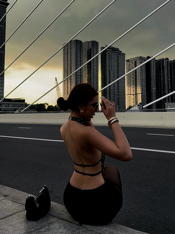 quenhi.phamm instagram image archive image