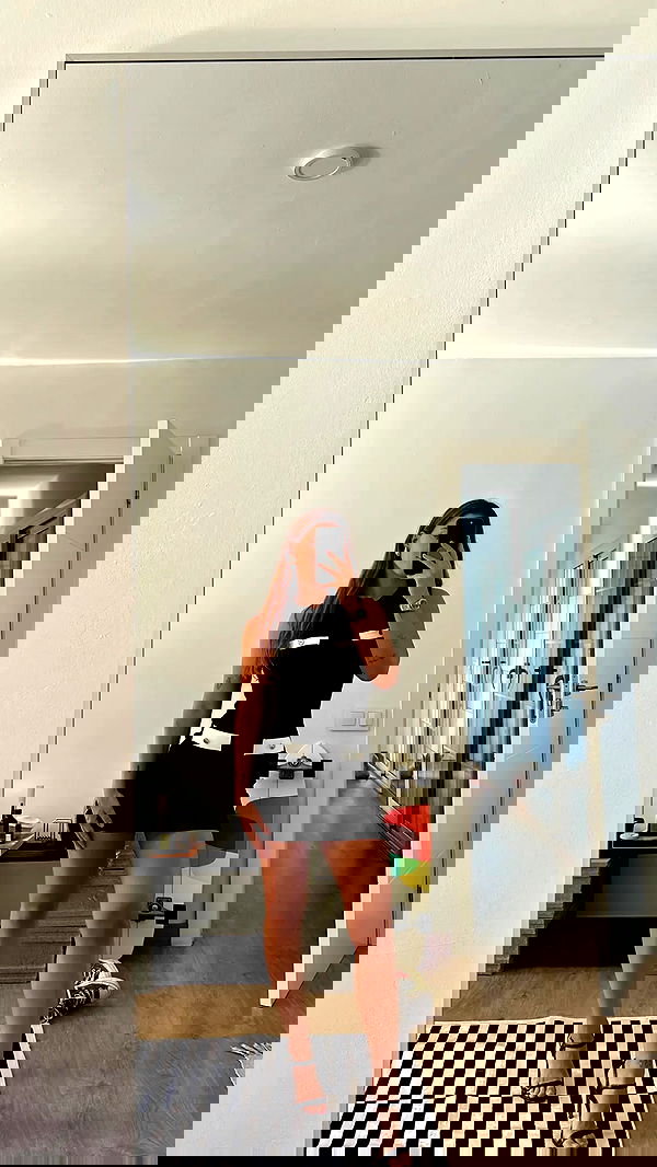 rebeccaschez rebeccaschez archive image