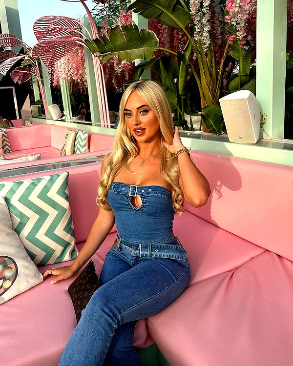rhiannonbluee instagram image archive image