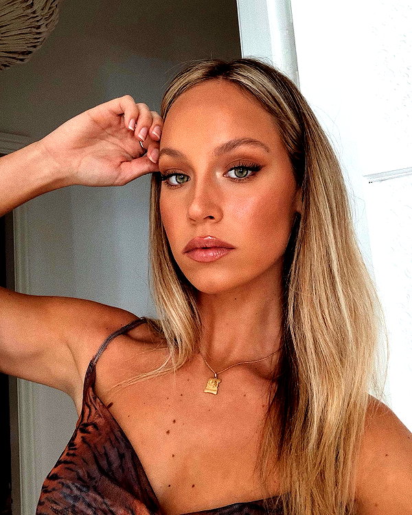 olivia.mathers instagram image archive image