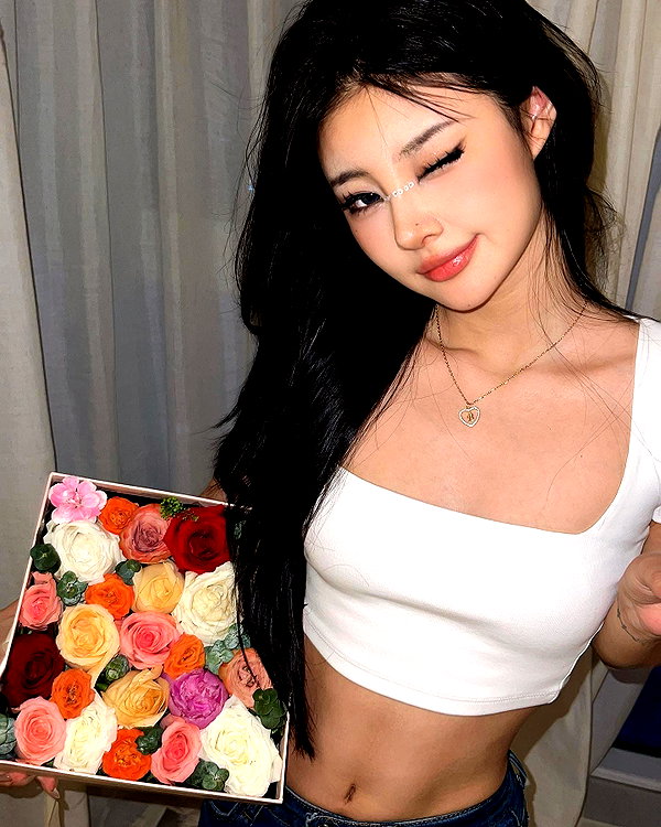 ll.lu1s instagram image archive image