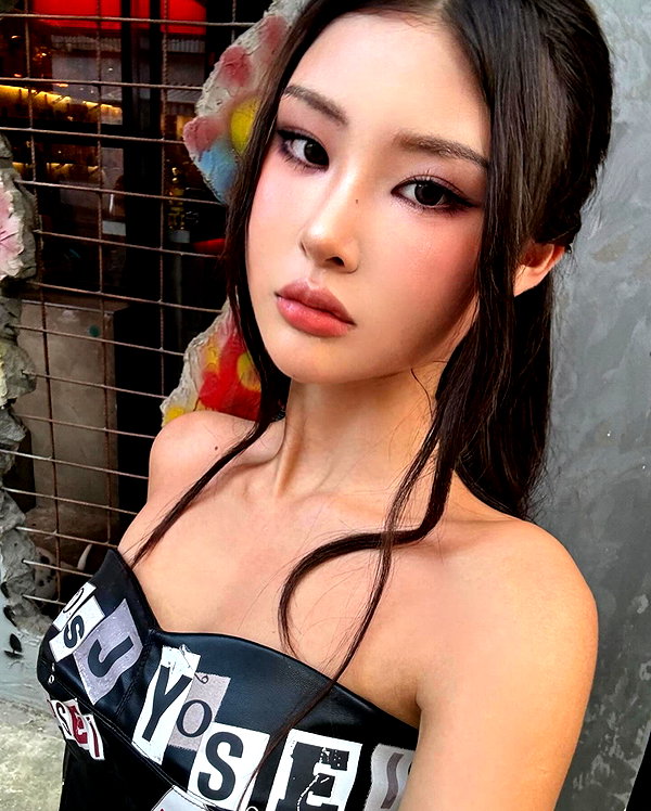 ll.lu1s instagram image archive image