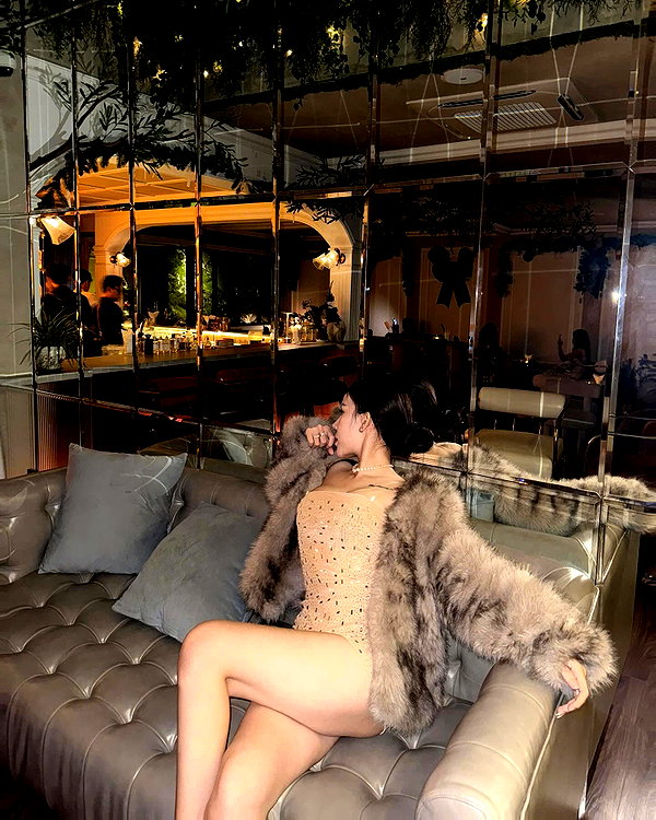 lyhythuedoxinh instagram image archive image