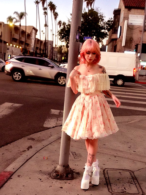 Archived image from @iluvmeww on Instagram
