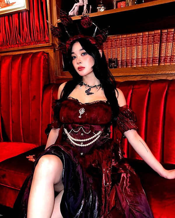 emily.ghoul instagram image archive image