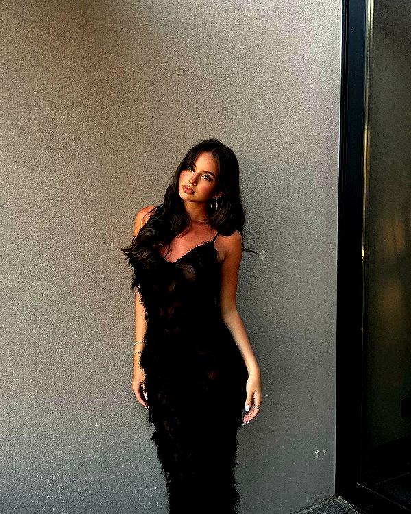 zoeliss instagram image archive image