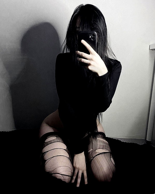 glowmoonshorty instagram image archive image