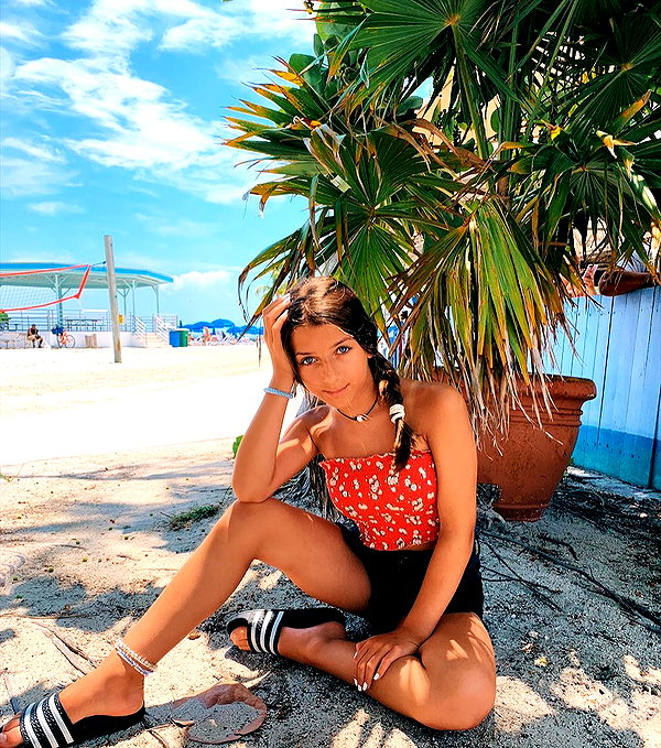 noa.burshtein instagram image archive image
