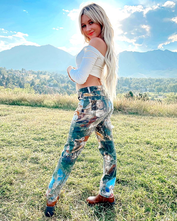 ellianawalmsley instagram image archive image