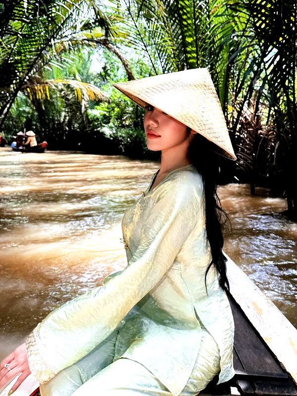 lyhythuedoxinh instagram image archive image