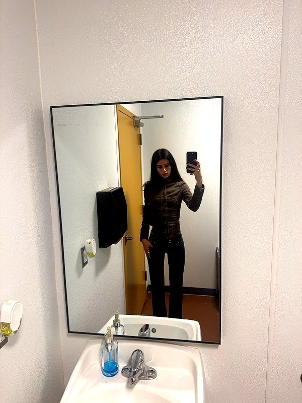 reneeebeller instagram image archive image