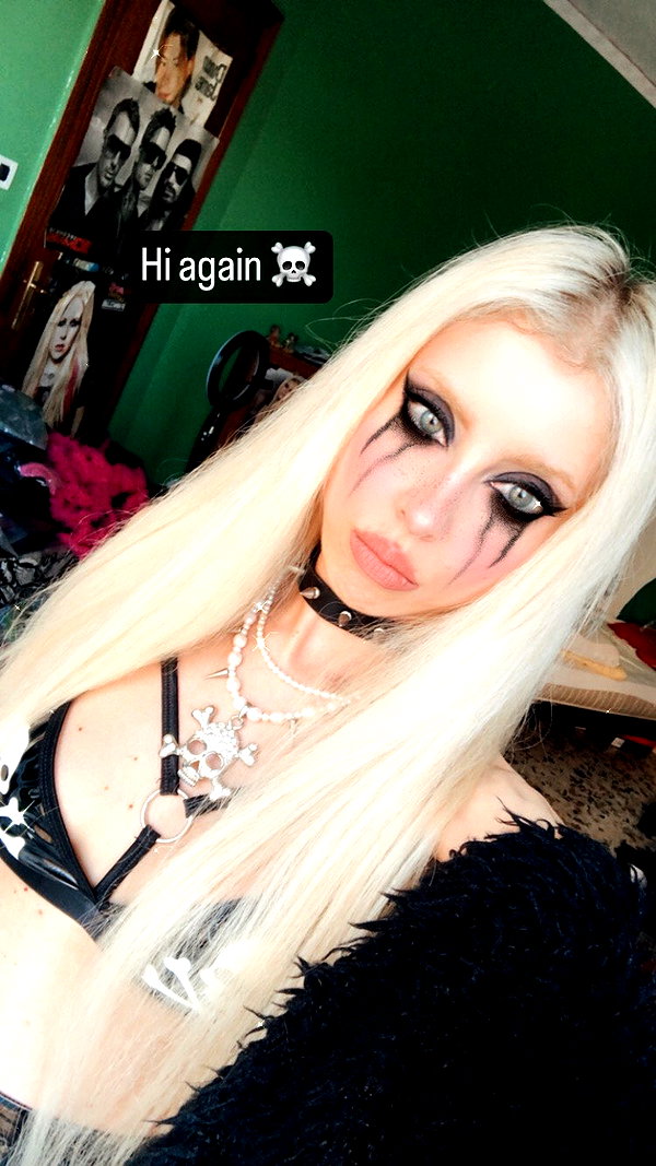 roxiechelon2 archive image