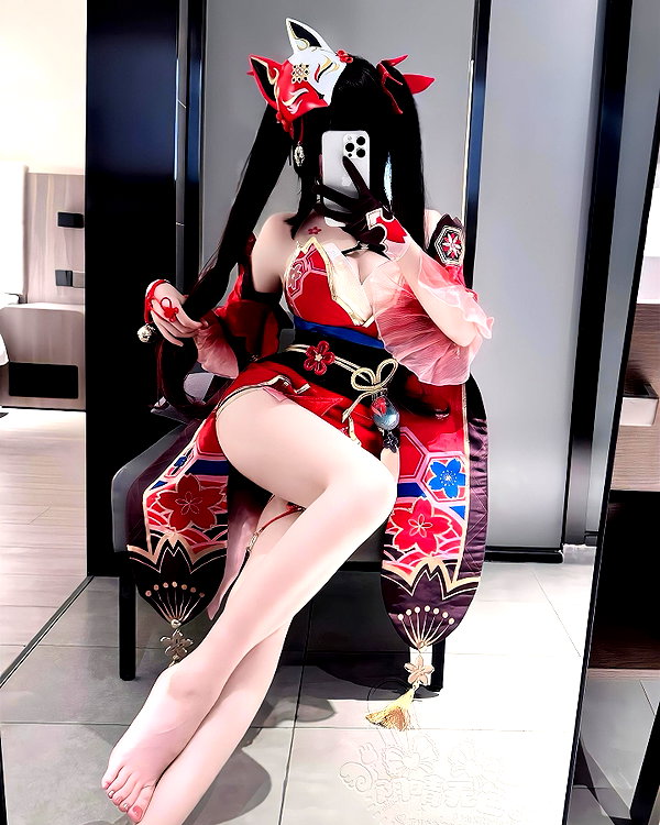 gallery_cosplayer instagram image archive image