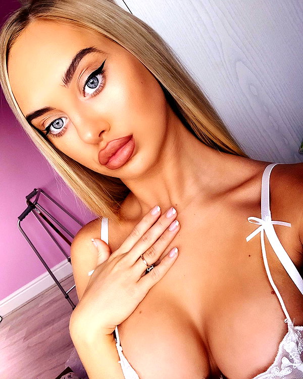 rhiannonbluee archive image