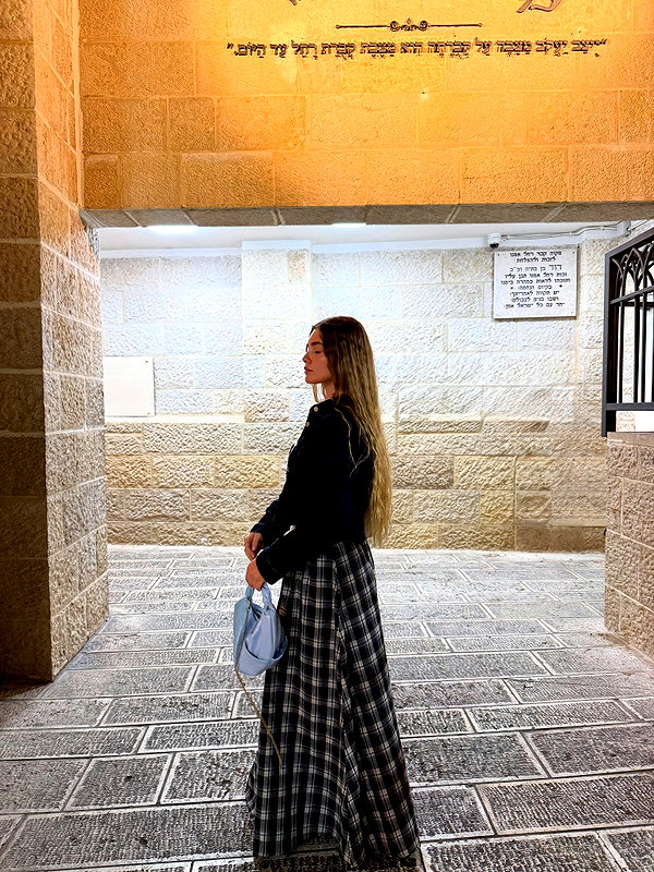 daniella_zeldis instagram image archive image