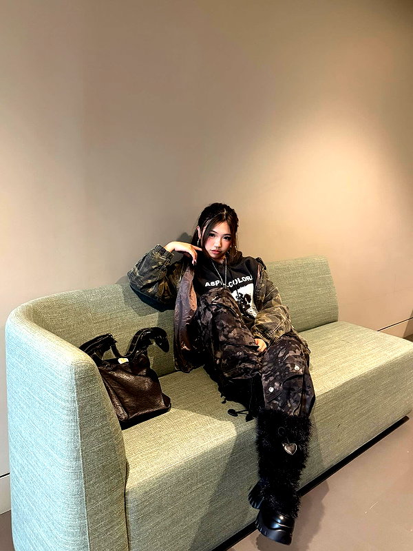 joycee.e instagram image archive image