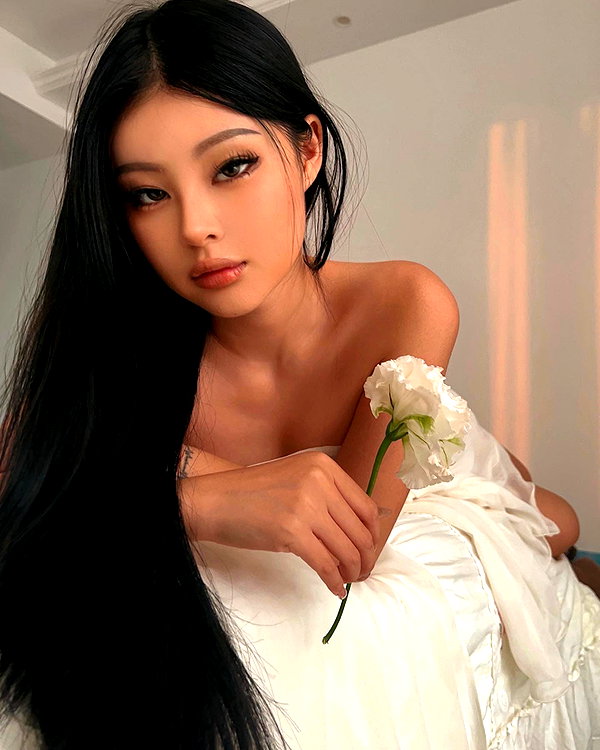 ll.lu1s instagram image archive image