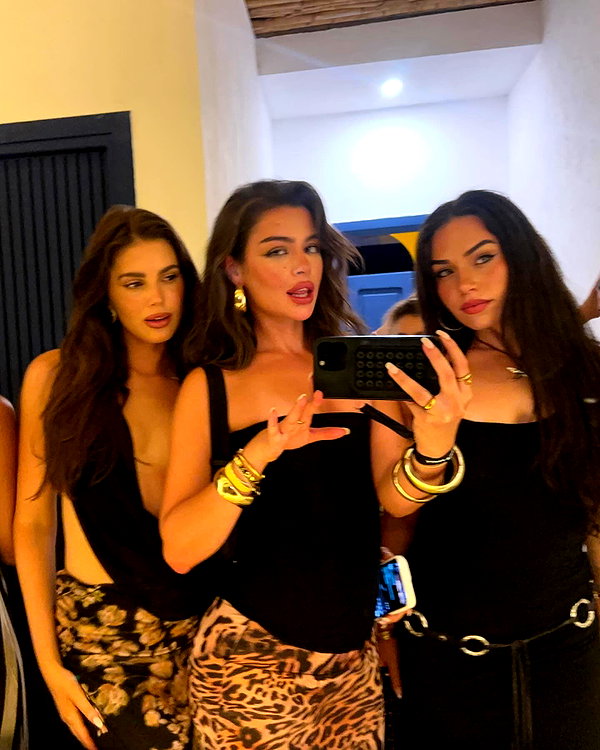 oliviaphillipps instagram image archive image