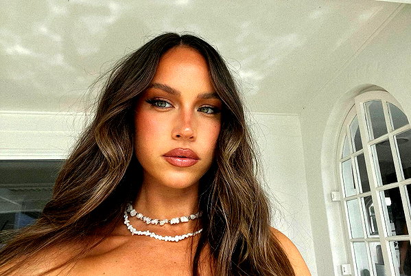 olivia.mathers instagram image archive image