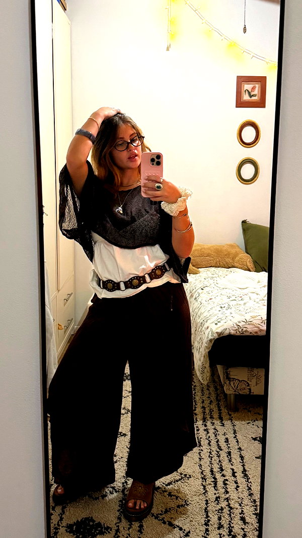 Archived image from @lia_abramovich on Instagram
