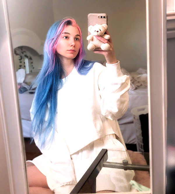 danielle.mercedie instagram image archive image