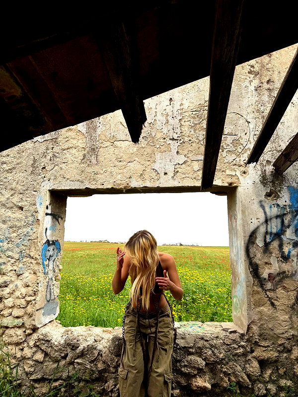 yulia.isakov instagram image archive image