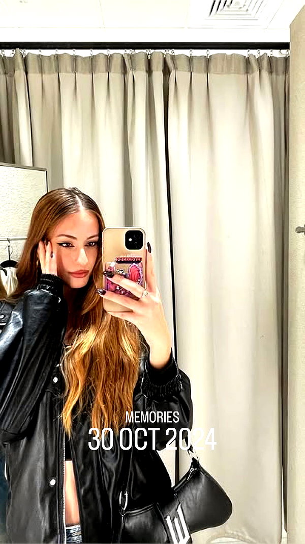 Archived image from @neomiconrad on Instagram