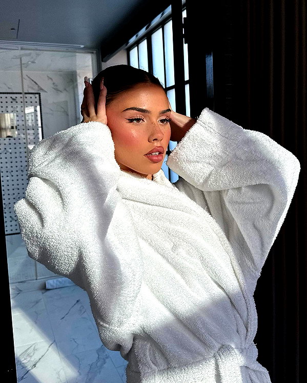 leahhalton instagram image archive image