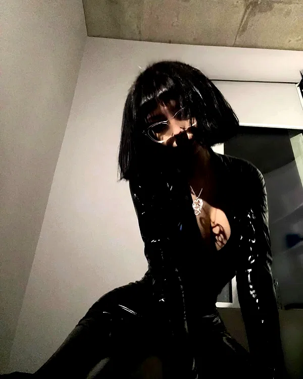chica.niebla instagram image archive image