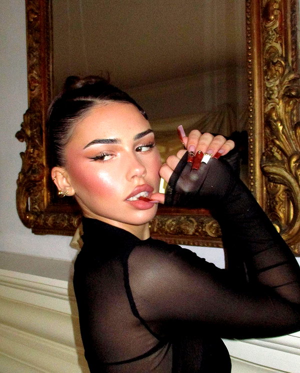 leahhalton instagram image archive image