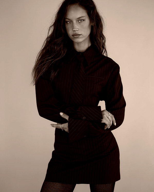 olivia.mathers instagram image archive image
