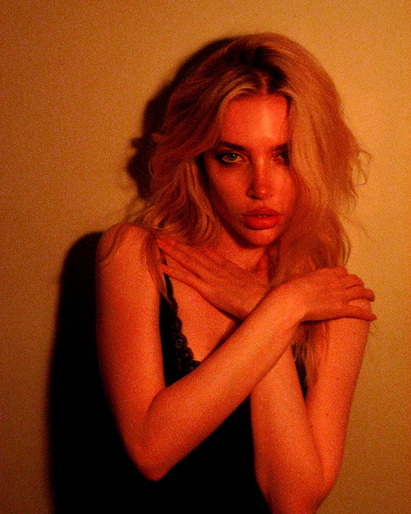 alien.hanna instagram image archive image