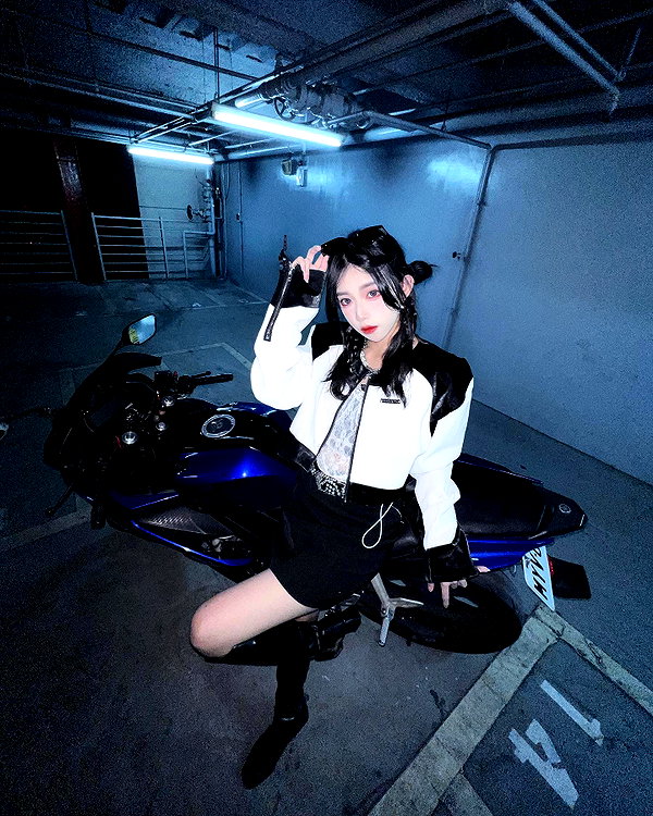 nixqq.425_ instagram image archive image
