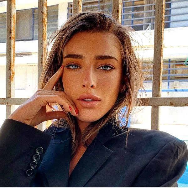 annezivi instagram image archive image