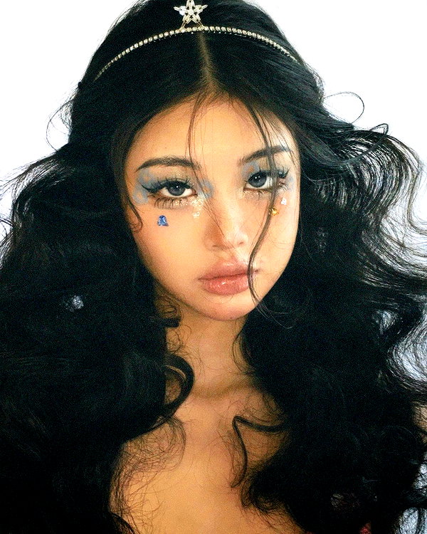 ll.lu1s instagram image archive image