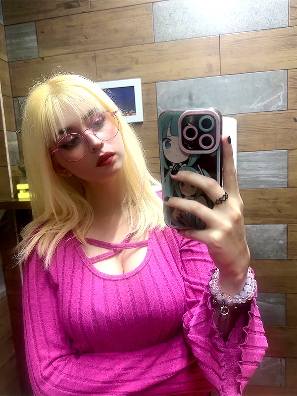 luly1980s instagram image archive image