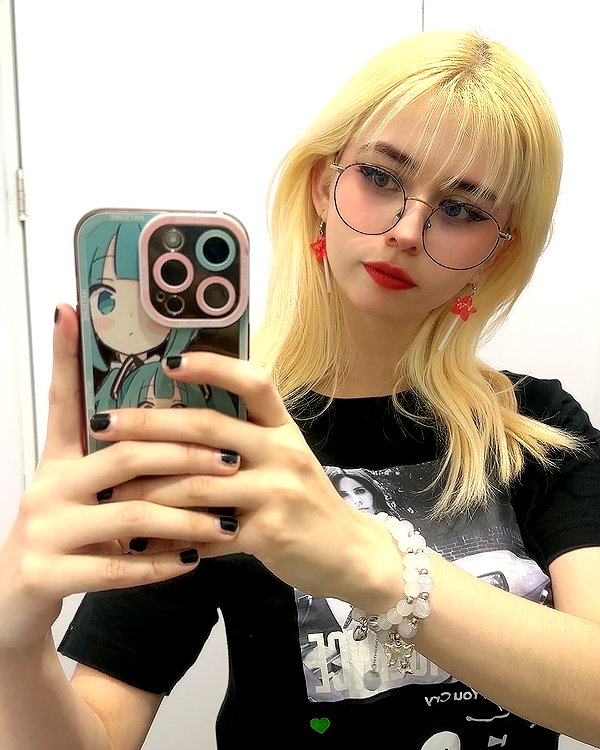 luly1980s instagram image archive image