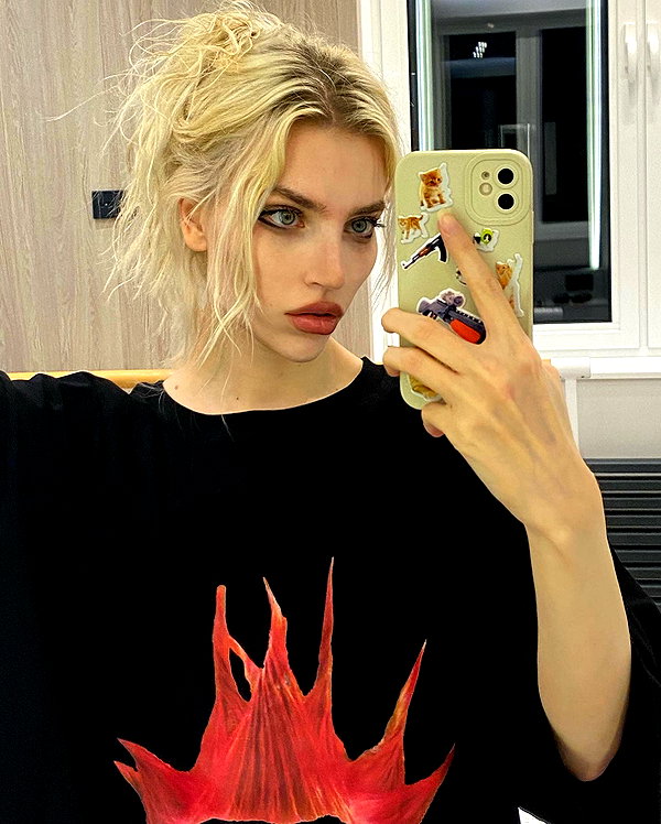 anya4everr instagram image archive image