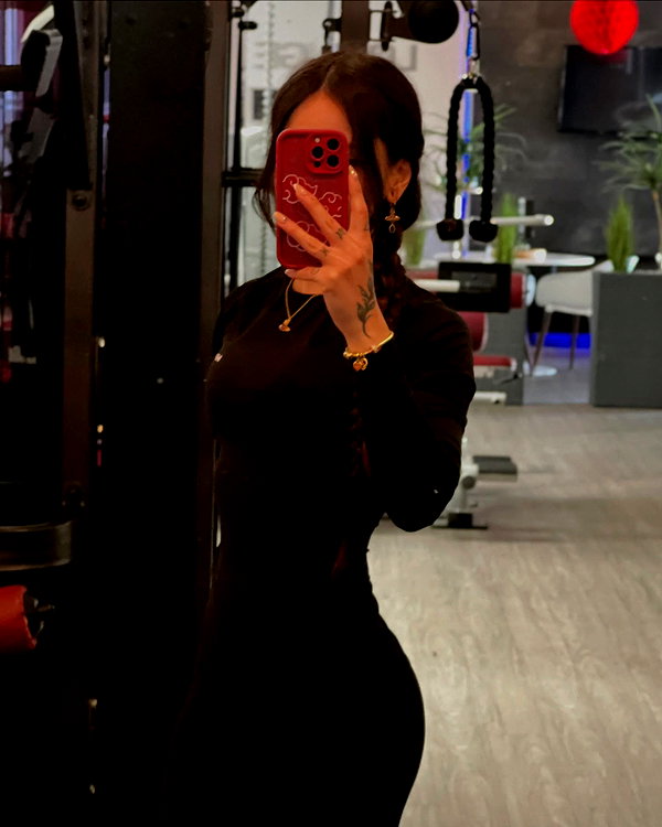 cata.leyah instagram image archive image