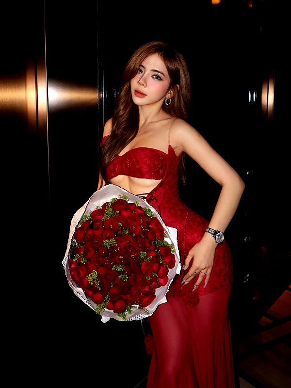 lyhythuedoxinh instagram image archive image