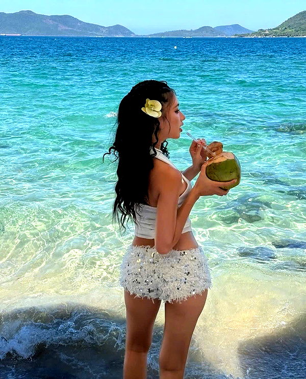 lyhythuedoxinh instagram image archive image