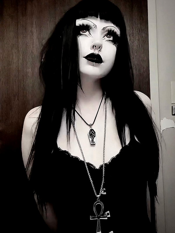 kittenfangsxx instagram image archive image