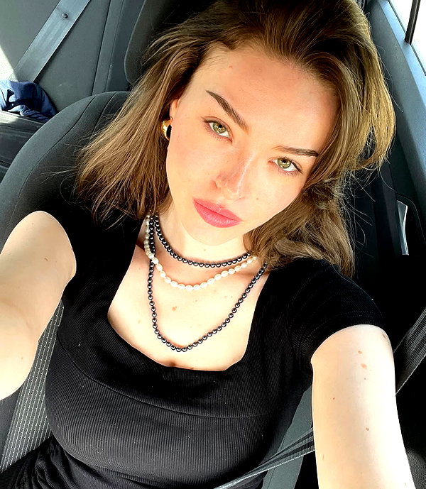 baddiesessence instagram image archive image