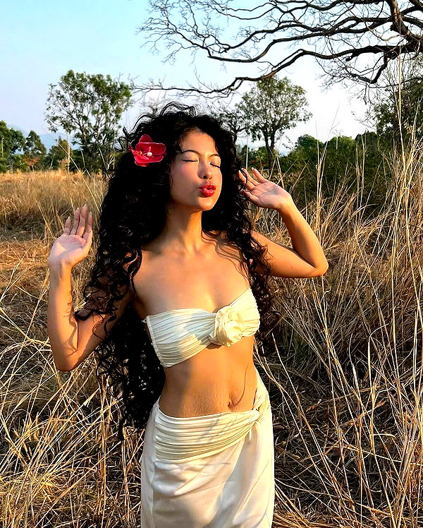 lyhythuedoxinh instagram image archive image