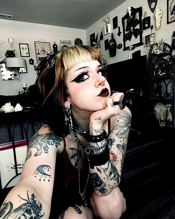 yeahimcaroline instagram image archive image