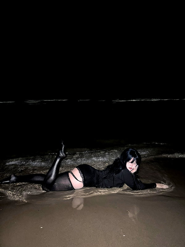 andasrose instagram image archive image