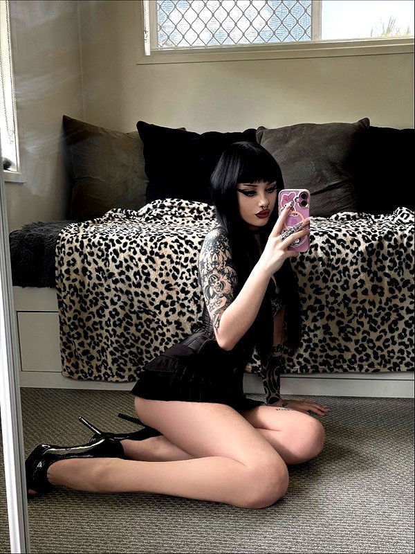 livindeadyaz instagram image archive image