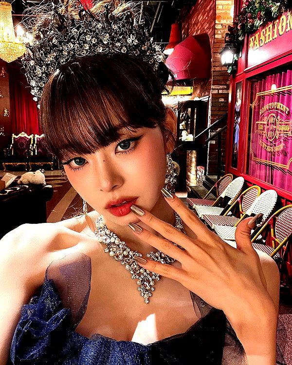 dear.zia instagram image archive image
