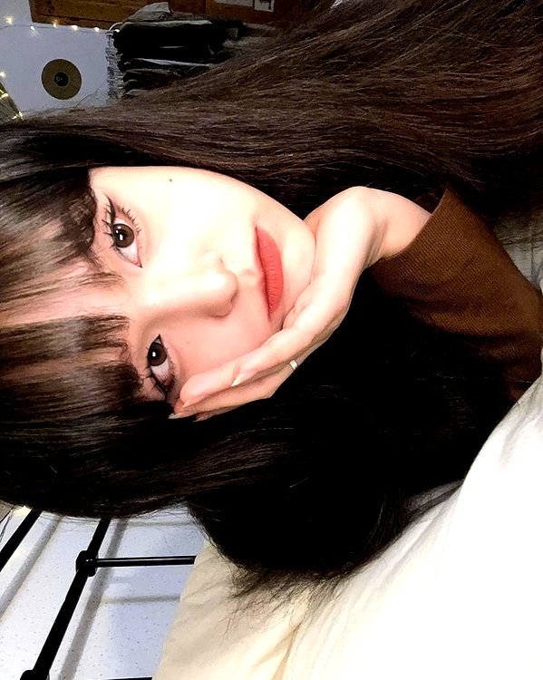 baddiesessence instagram image archive image