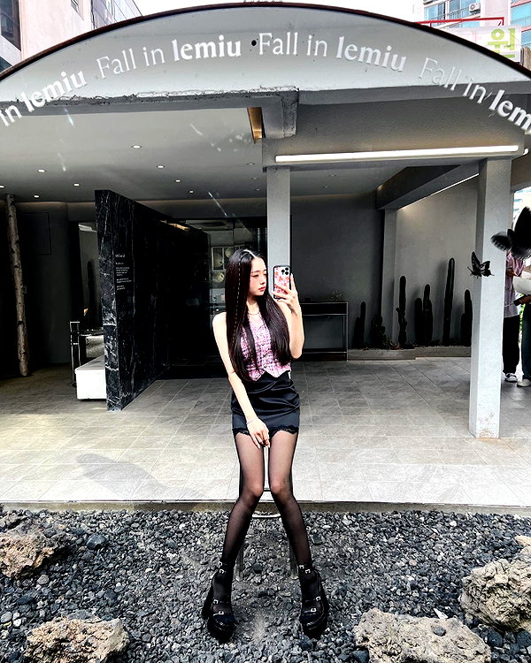 dear.zia instagram image archive image